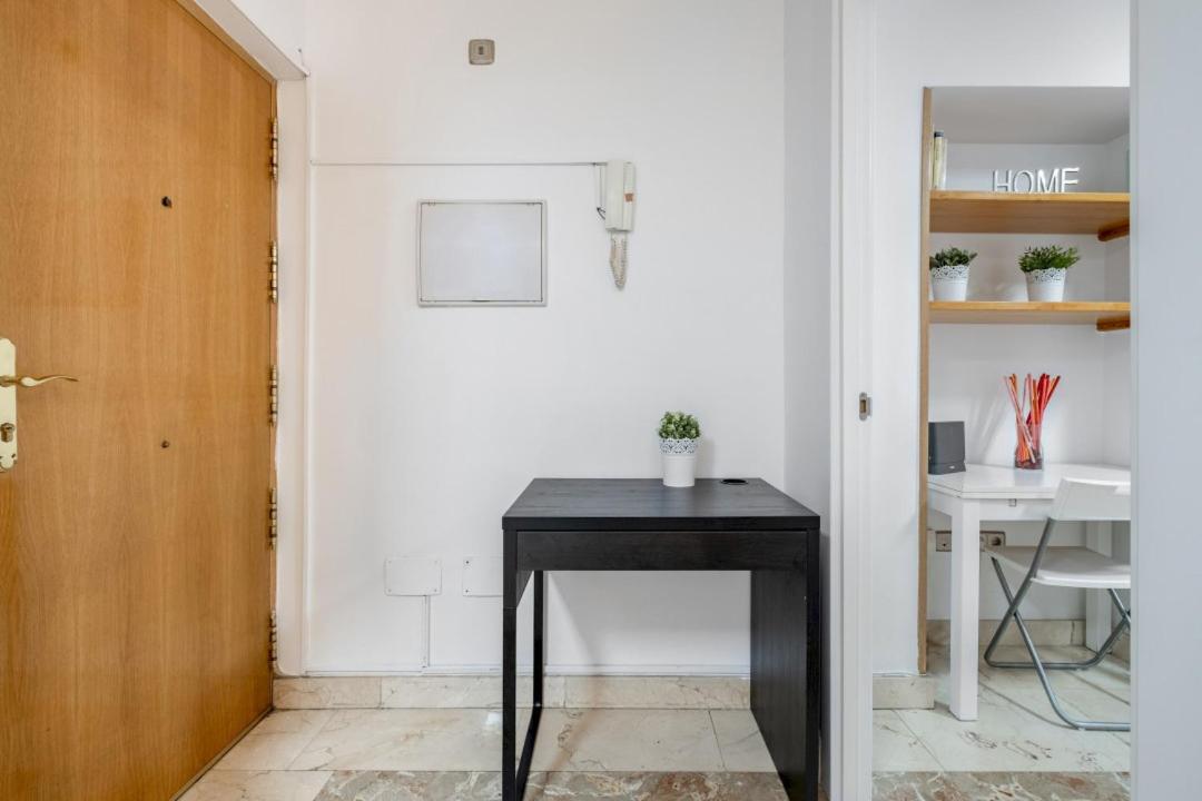 2 Bedroom 1 Bathroom Furnished - Sol - Cozy Vintage - Mintystay 마드리드 외부 사진