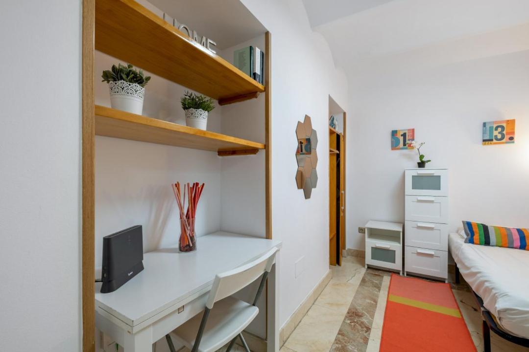 2 Bedroom 1 Bathroom Furnished - Sol - Cozy Vintage - Mintystay 마드리드 외부 사진